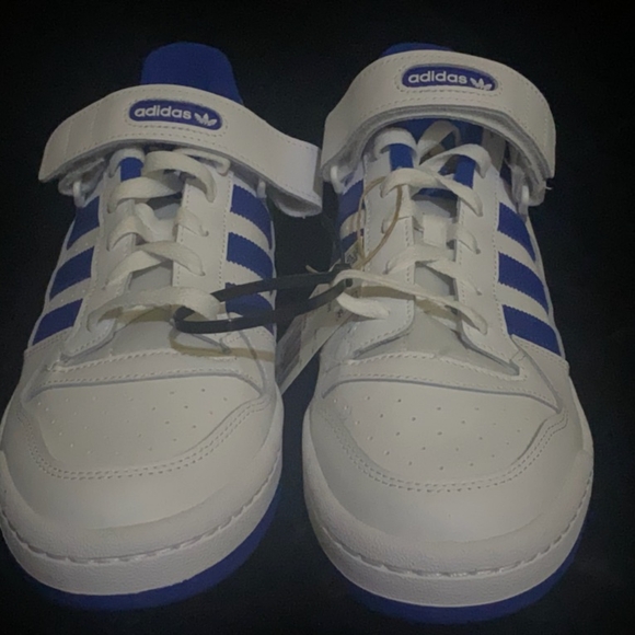 Adidas Men Forum Low Sneaker White Blue size 11 5 NWT - Picture 2 of 5
